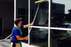 Servicio-de-limpieza-de-vidrios-y-ventanas-santiago-vertical-clean-300x300-1